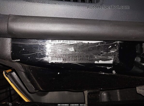 WUAEEAFX7L7900930 2020 AUDI R8 Orange 