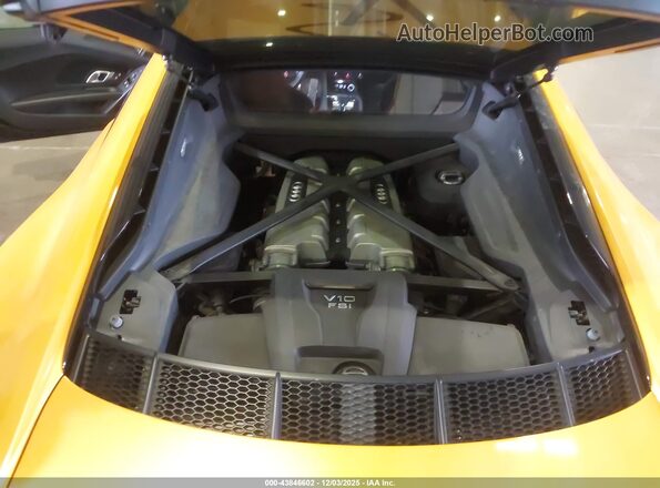 WUAEEAFX7L7900930 2020 AUDI R8 Orange Widok z tyłu