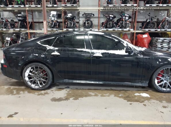 WUAWAAFC5HN902174 2017 AUDI RS7 Black Սալոնի հետևի տեսք