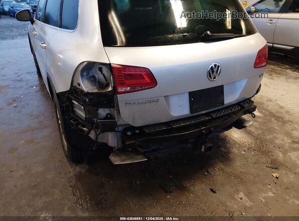 WVGEP9BP3GD001450 2016 VOLKSWAGEN TOUAREG Gray წინა ხედი