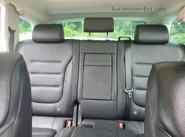 WVGEP9BPXGD002689 2016 VOLKSWAGEN TOUAREG Gray Հետևի նստատեղերի տեսք