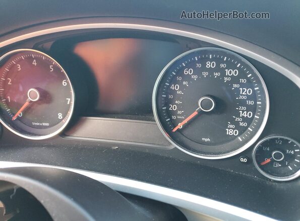 WVGGF7BP4HD004679 2017 VOLKSWAGEN TOUAREG Blue Widok zestawu wskaźników