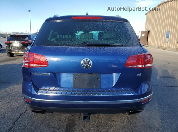 WVGGF7BP4HD004679 2017 VOLKSWAGEN TOUAREG Blue Widok z tyłu