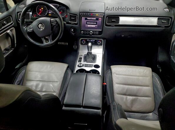 WVGRF7BP9HD003004 2017 VOLKSWAGEN TOUAREG Black Առջևի վահանակի տեսք