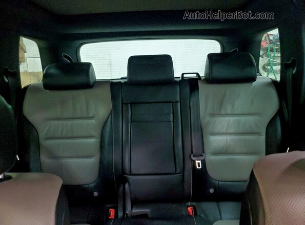 WVGRF7BP9HD003004 2017 VOLKSWAGEN TOUAREG Black Հետևի նստատեղերի տեսք