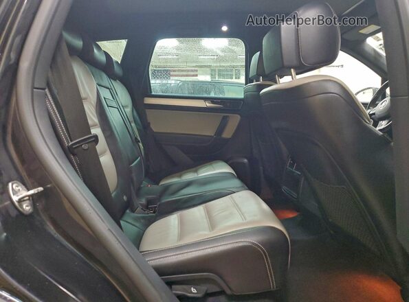 WVGRF7BP9HD003004 2017 VOLKSWAGEN TOUAREG Black Սալոնի հետևի տեսք
