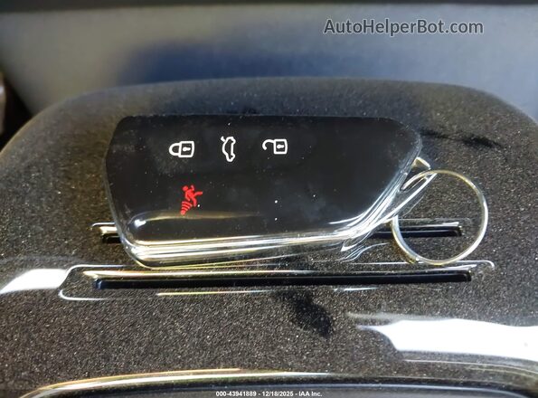 WVGRMPE29NP038254 2022 VOLKSWAGEN ID.4 White 