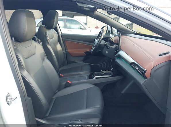 WVGUNPE26NP043399 2022 VOLKSWAGEN ID.4 White Front interior view