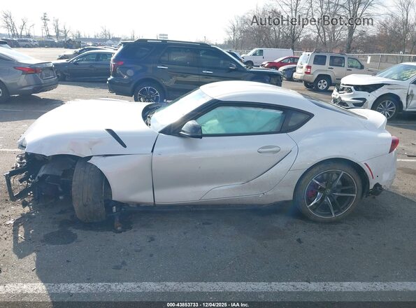 WZ1DB0C01NW050726 2022 TOYOTA GR SUPRA White Սալոնի 360 աստիճան տեսք