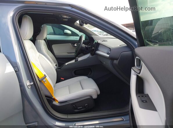 YSMFG3KA1RL228991 2024 POLESTAR 2 Gray Вид салону спереду