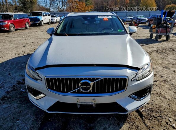 YV1102EL4L2354576 2020 VOLVO V60 White Front view