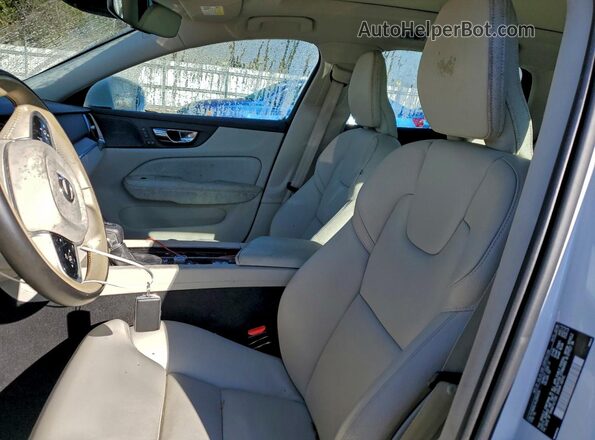 YV1102EL4L2354576 2020 VOLVO V60 White Front interior view