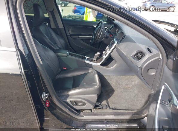 YV126MFK7G2393723 2016 VOLVO S60 Black Вид салону спереду