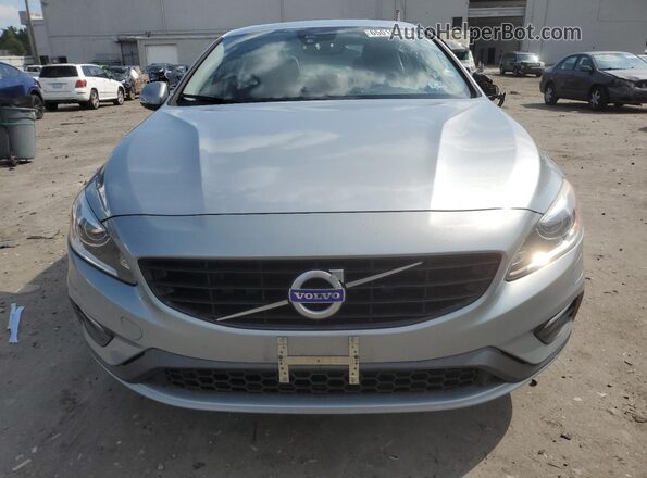 YV126MFL4J2452064 2018 VOLVO S60 Серебряный Вид спереди