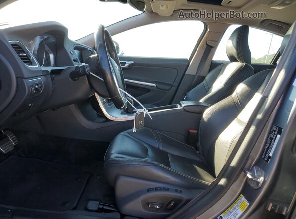 YV140MTL2J2457729 2018 VOLVO S60 Gray Вид салону спереду