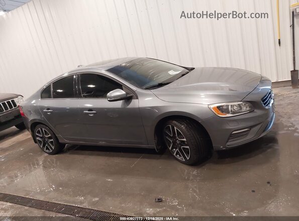 YV140MTL9H2437956 2017 VOLVO S60 Gray Vista interior trasera