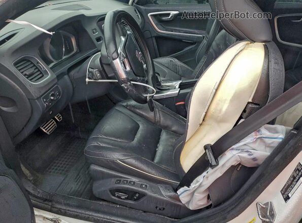 YV1902TS5G2393566 2016 VOLVO S60 Белый Вид салона спереди