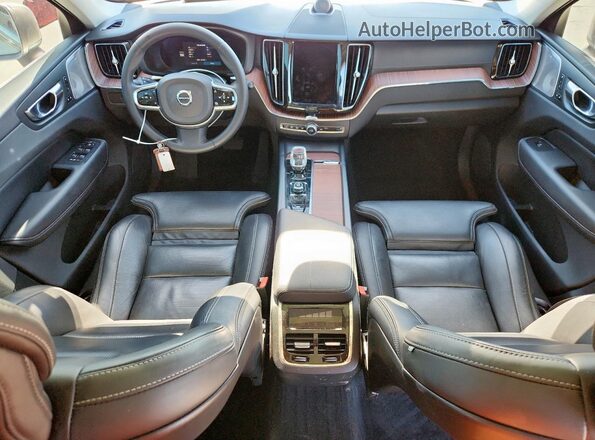YV4062RA6P1290123 2023 VOLVO XC60 Beige Dashboard view
