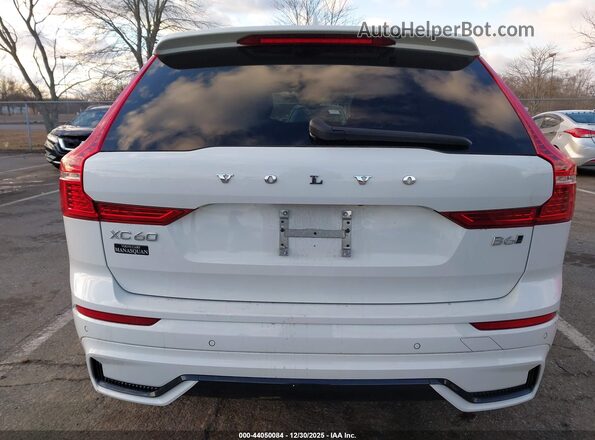 YV4062RM6N1905972 2022 VOLVO XC60 White 