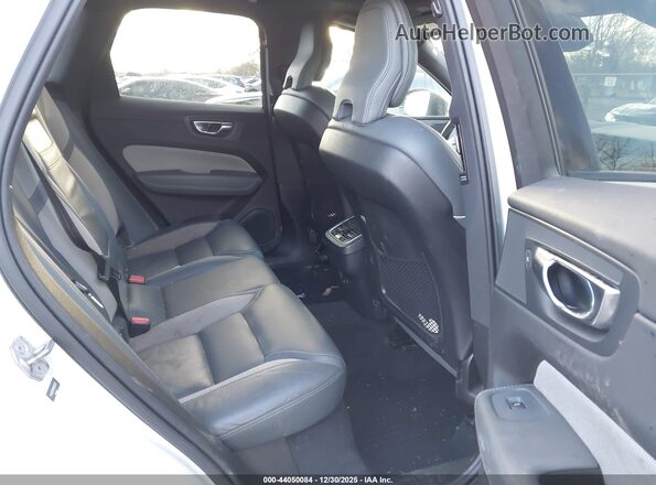 YV4062RM6N1905972 2022 VOLVO XC60 White VIN sticker view