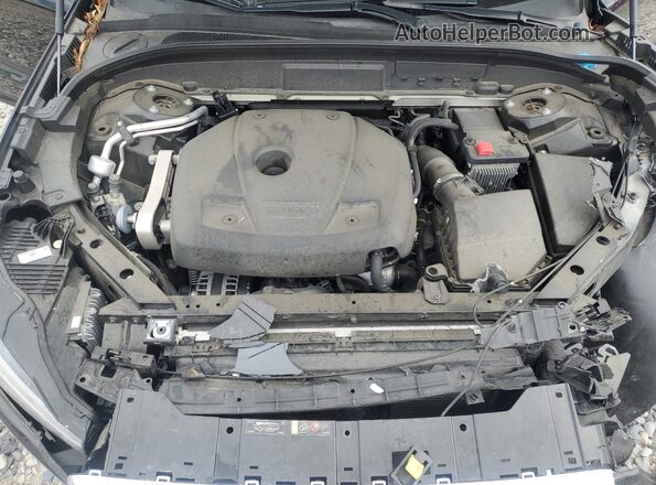 YV4102DK4M1782795 2021 VOLVO XC60 Black Vista del compartimento del motor