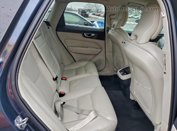YV4102DL2M1765227 2021 VOLVO XC60 Blue Widok wnętrza z tyłu