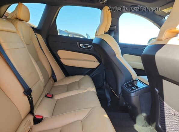 YV4102DL2M1823255 2021 VOLVO XC60 Black Rear interior view