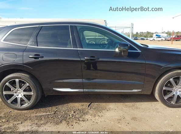 YV4102DL8L1436210 2020 VOLVO XC60 Black Vista interior de 360 grados