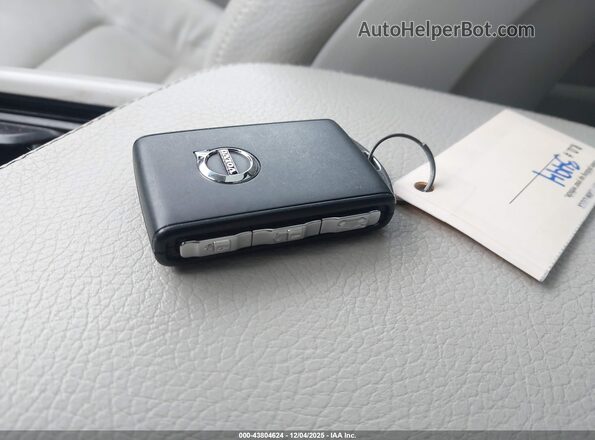 YV4102PK3L1566401 2020 VOLVO XC90 Белый Вид панели приборов