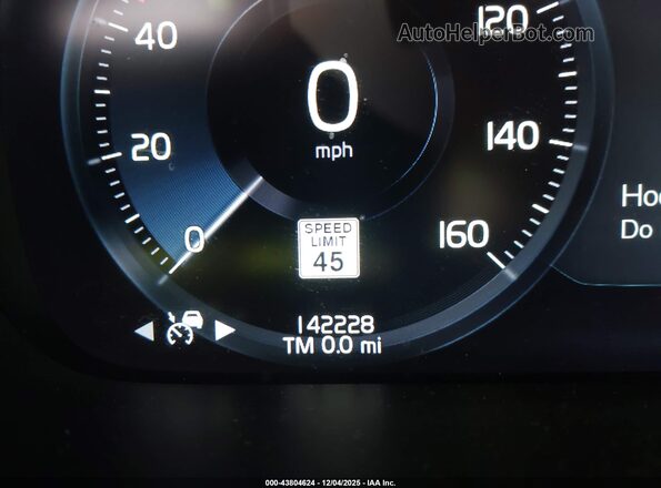 YV4102PK3L1566401 2020 VOLVO XC90 Белый 