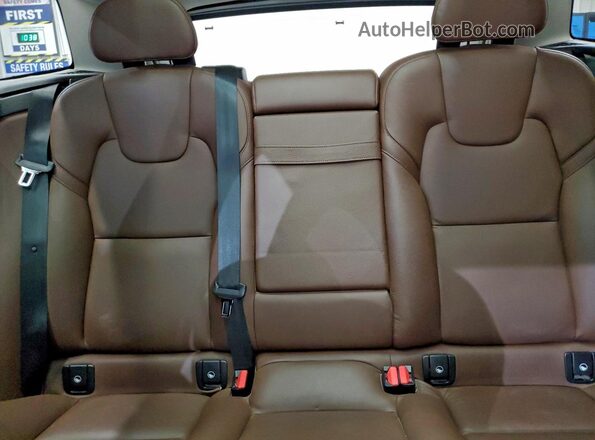 YV4102RL4J1043102 2018 VOLVO XC60 White Вид задніх сидінь