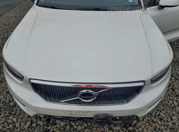 YV4162UK2N2643775 2022 VOLVO XC40 White Вид підкапотного простору