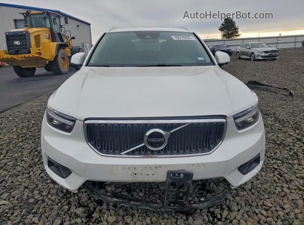 YV4162UK2N2643775 2022 VOLVO XC40 White Вид спереду