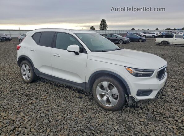 YV4162UK2N2643775 2022 VOLVO XC40 White Передня права чверть