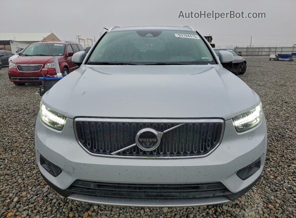 YV4162UK7L2221482 2020 VOLVO XC40 White Widok z przodu