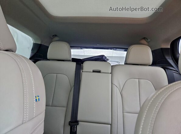 YV4162UL1M2554285 2021 VOLVO XC40 Tan Rear seats view