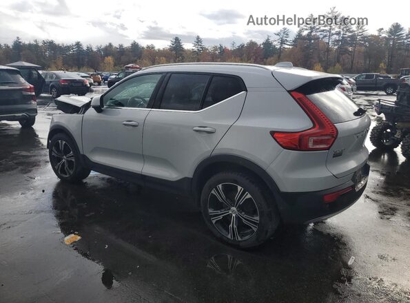 YV4162UL5M2570070 2021 VOLVO XC40 White Rear left