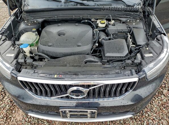 YV4162UL8L2174746 2020 VOLVO XC40 Charcoal Engine compartment view