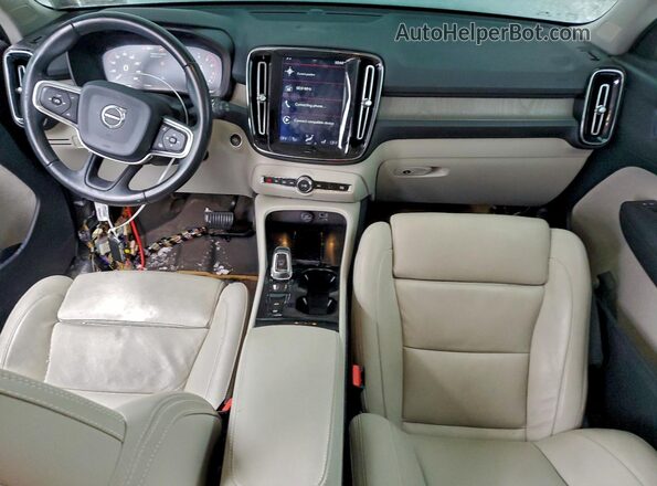 YV4162UL8L2174746 2020 VOLVO XC40 Charcoal Dashboard view