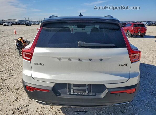 YV4162UM3L2197344 2020 VOLVO XC40 White Вид ззаду