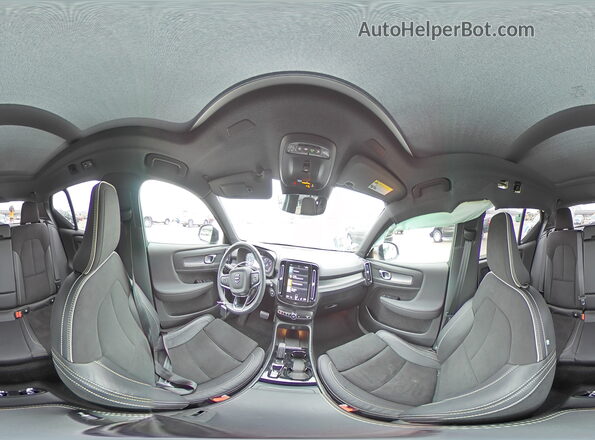 YV4162UM3M2467416 2021 VOLVO XC40 White 