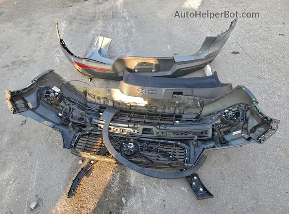 YV4162UM4N2647943 2022 VOLVO XC40 Gray Engine compartment view