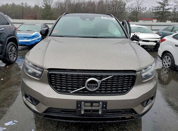 YV4162UM5N2731804 2022 VOLVO XC40 Tan 