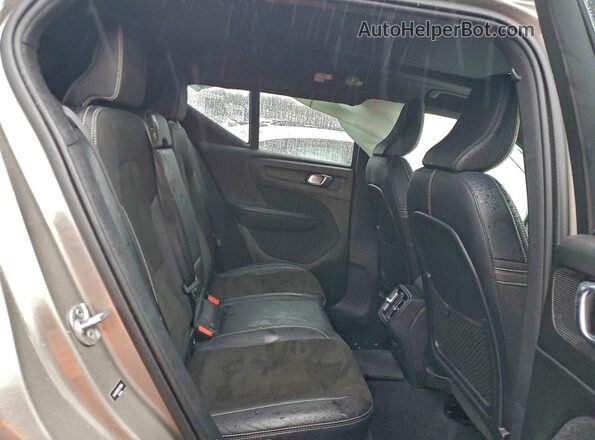 YV4162UM5N2731804 2022 VOLVO XC40 Tan 