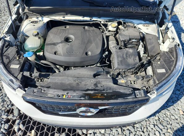 YV4162UM9M2553572 2021 VOLVO XC40 White ძრავის განყოფილების ხედი