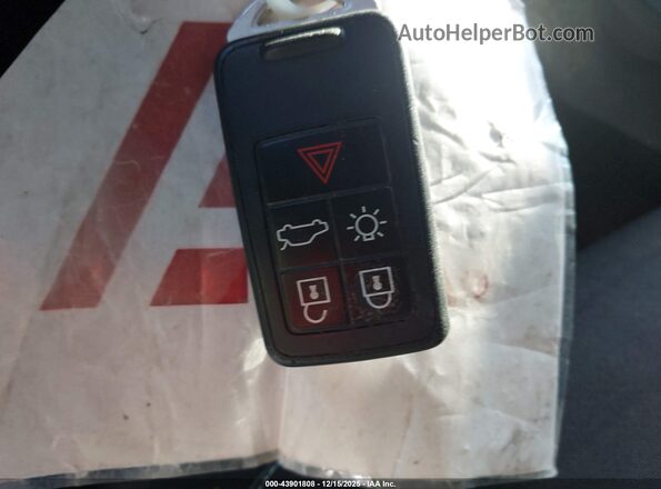 YV440MDJ7H2076789 2017 VOLVO XC60 Черный Вид панели приборов