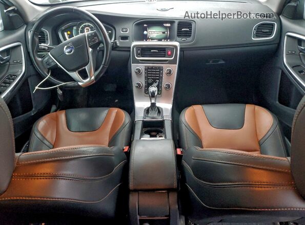 YV440MWK6J2057047 2018 VOLVO V60 Black Vista del salpicadero