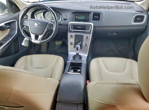 YV440MWKXH1035424 2017 VOLVO V60 Silver Widok deski rozdzielczej