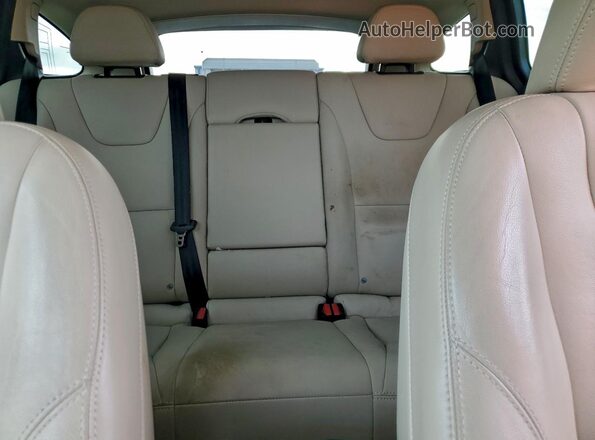 YV440MWKXH1035424 2017 VOLVO V60 Silver Widok tylnych siedzeń