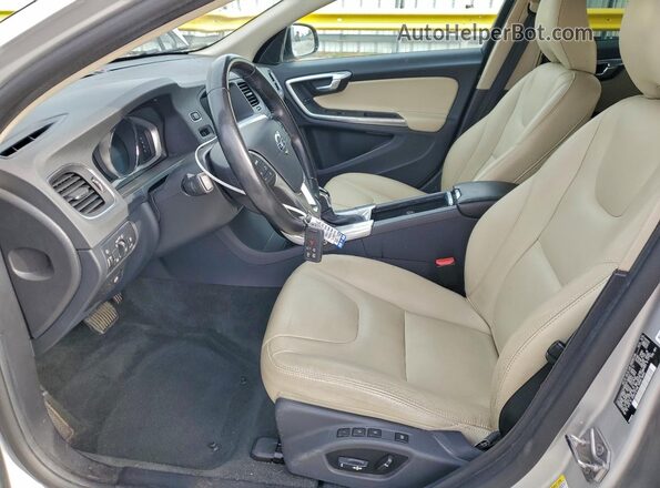 YV440MWKXH1035424 2017 VOLVO V60 Silver Widok wnętrza z przodu